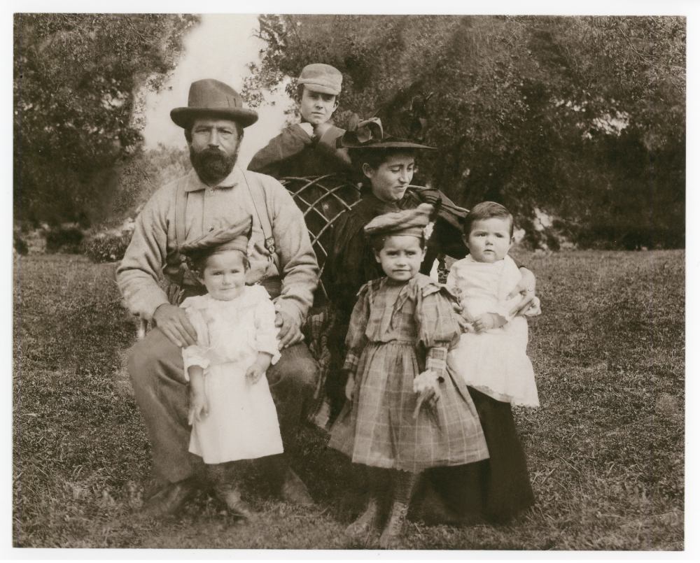 Juan Alvino and Josefa Romero with four of their children