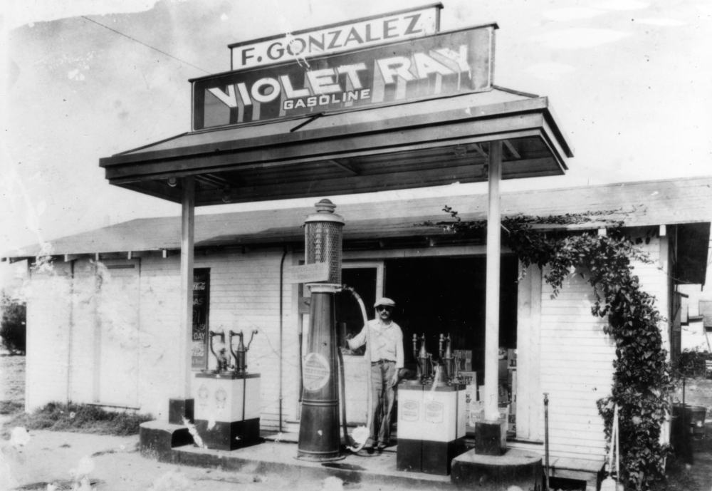 Violet Ray Gas Station in Carpenteria