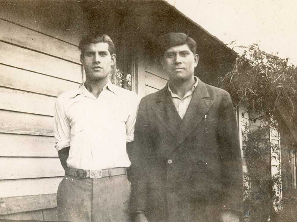 Alberto and his brother at 836 Laguna Street (Courtesy Alberto León)