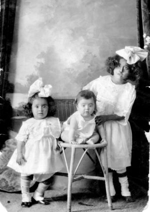 Mela, Maria, and Socorro Herrera