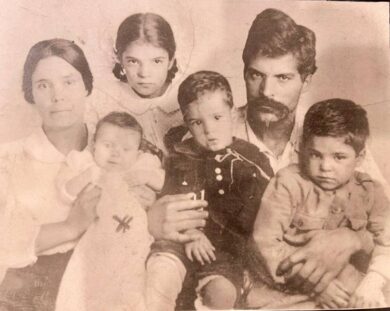 Salvador Campos with family